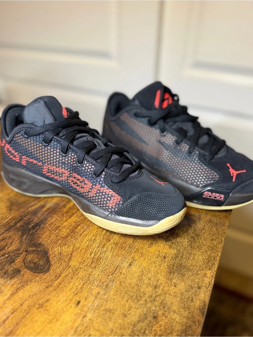 Michael Jordan Luka Boy’s Black and Red Basketball Shoes Size 8